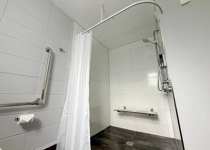 Asure Cleveland Motel 4*